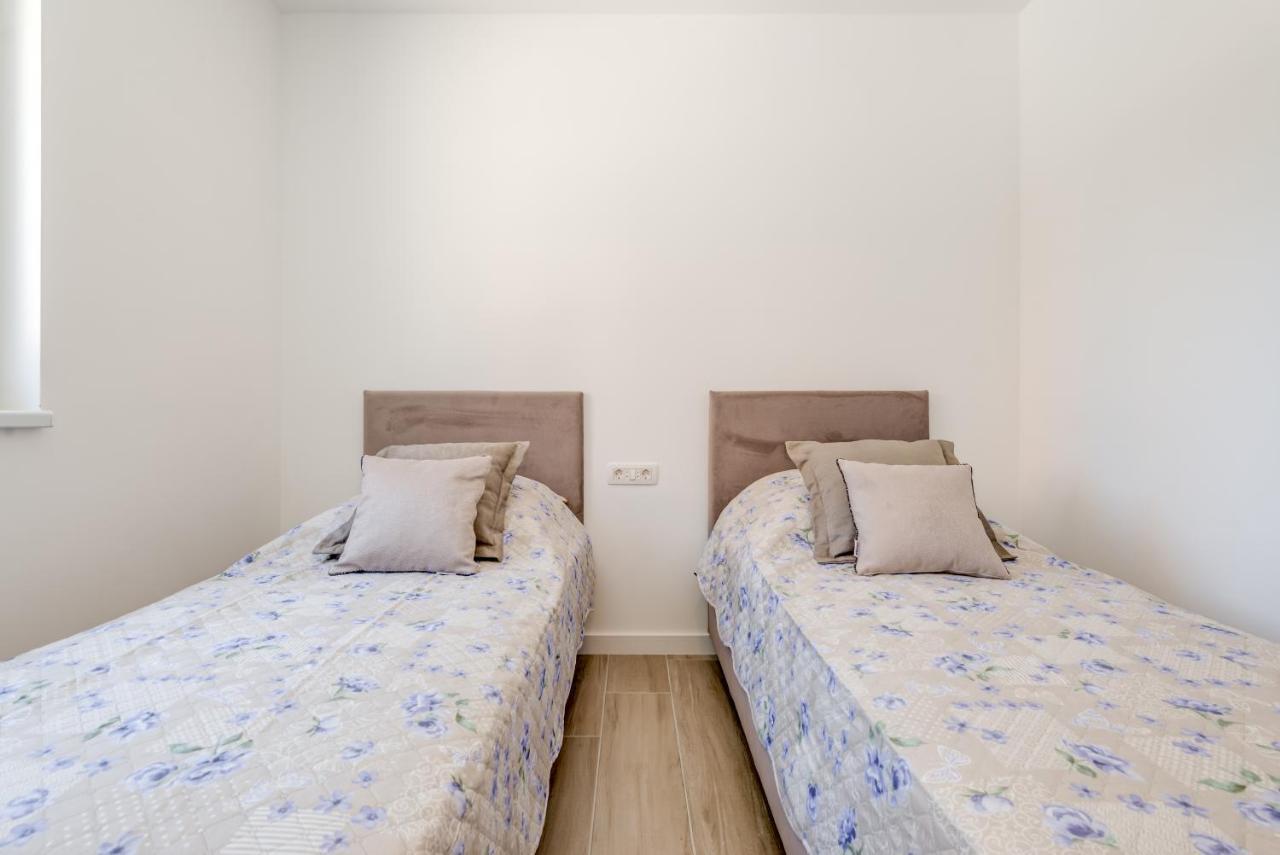 New, Private Heated Swimming Pool, Free Parking, Trogir Centar公寓 外观 照片